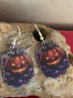 5/$10❤️❤️❤️NEW Handmade Scary Pumpkin Patch Earrings